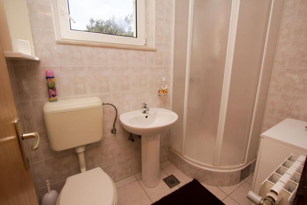 Apartament Vila Pinet Brist Zewnętrze zdjęcie