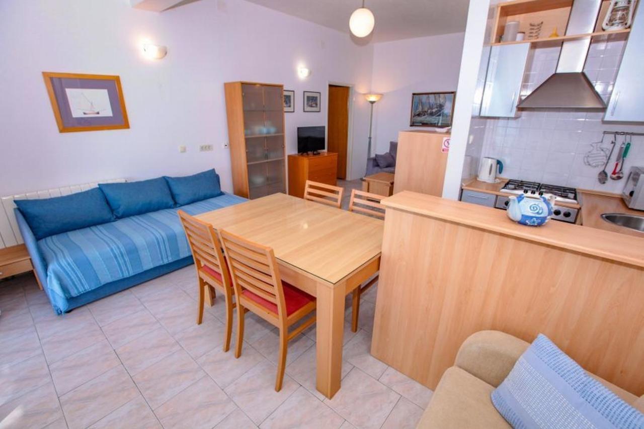 Apartament Vila Pinet Brist Zewnętrze zdjęcie