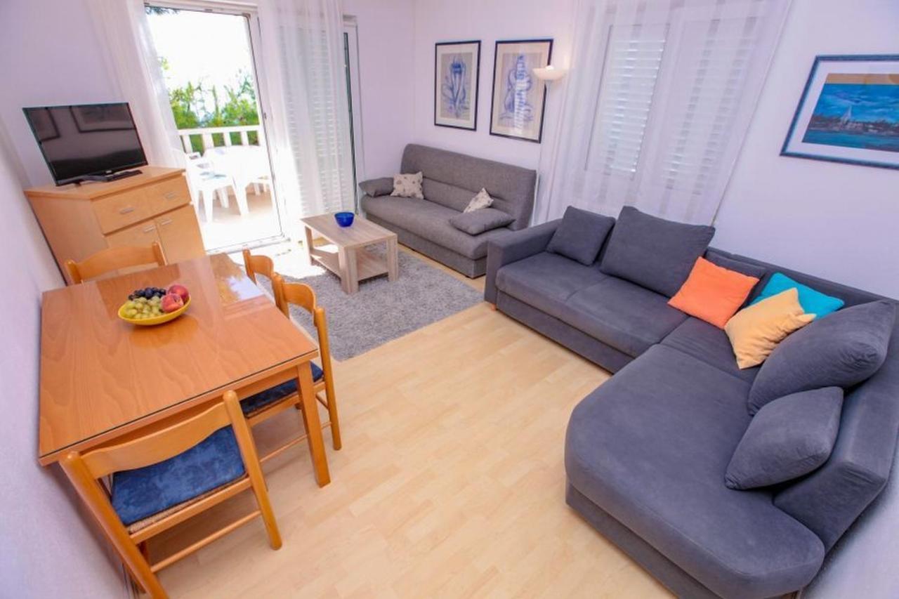 Apartament Vila Pinet Brist Zewnętrze zdjęcie