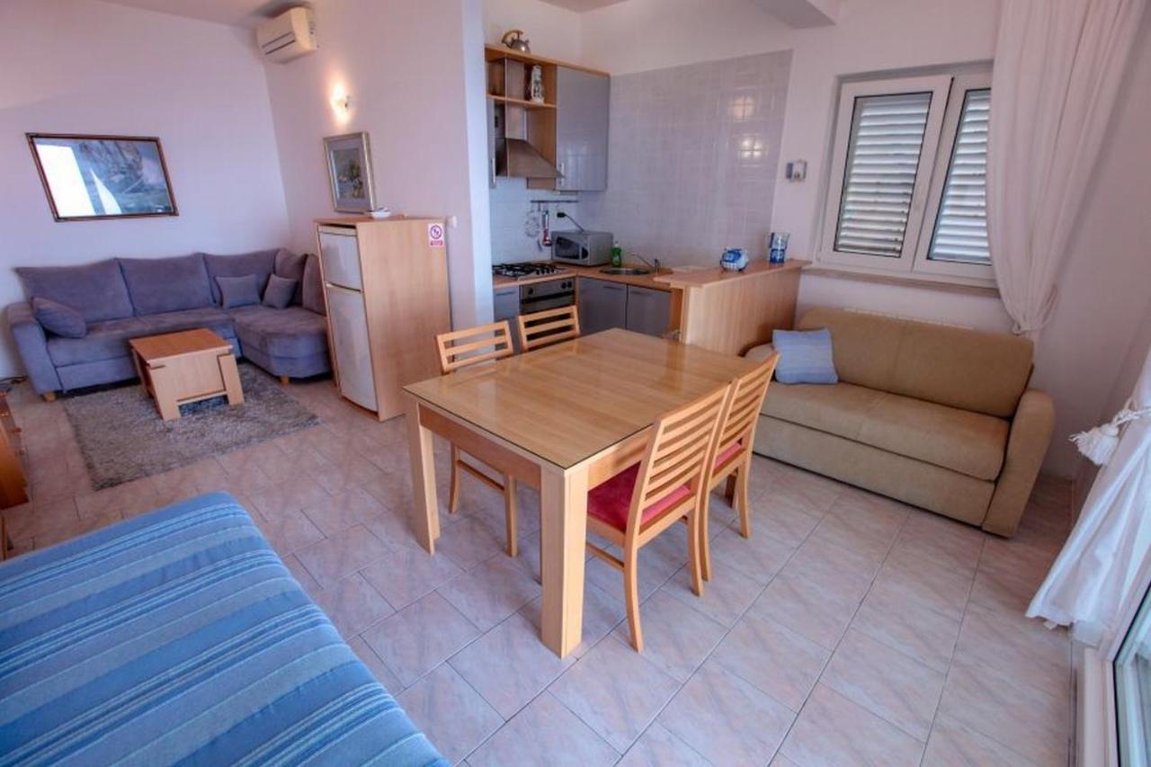 Apartament Vila Pinet Brist Zewnętrze zdjęcie
