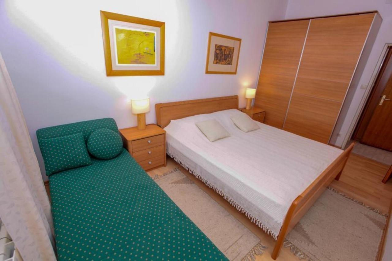 Apartament Vila Pinet Brist Zewnętrze zdjęcie